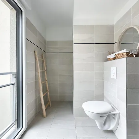 Krystal Garden, Bnbrickeys. Apartment