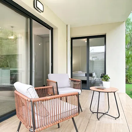 Krystal Garden, Bnbrickeys. * Beausoleil